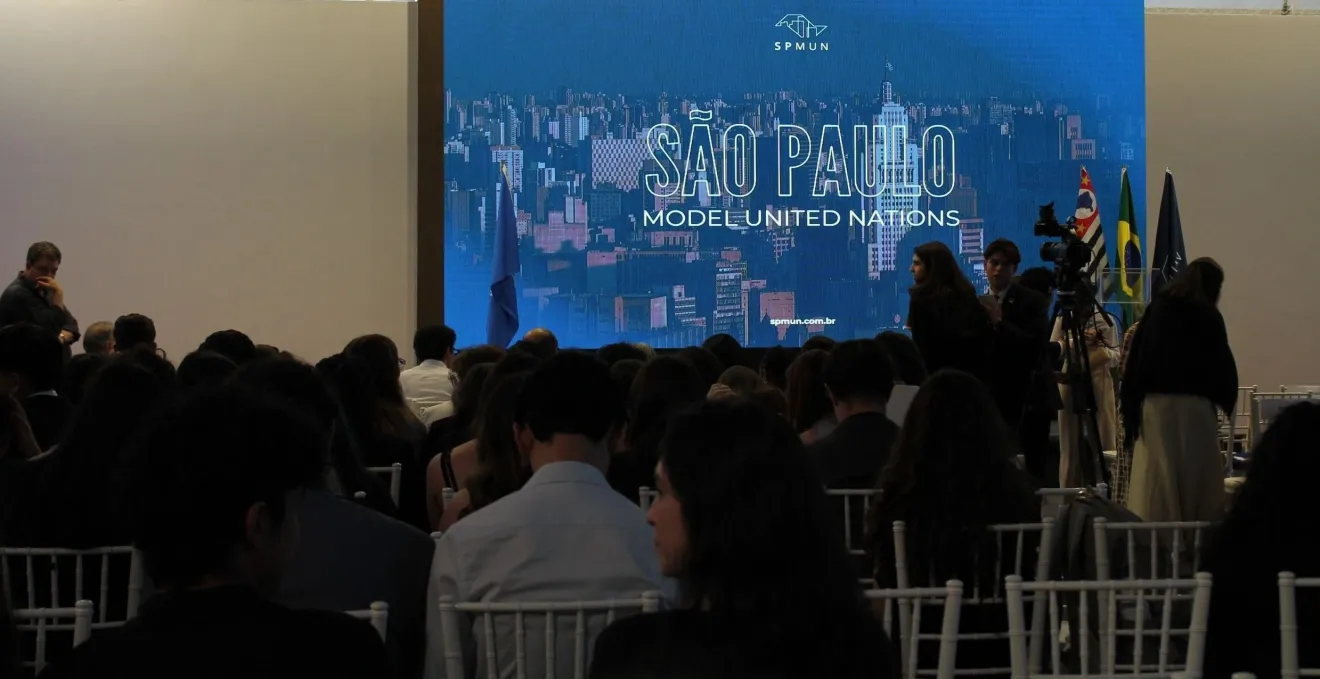 XIV SPMUN encerra edição histórica e reúne mais de mil participantes em uma celebração da diplomacia e do diálogo